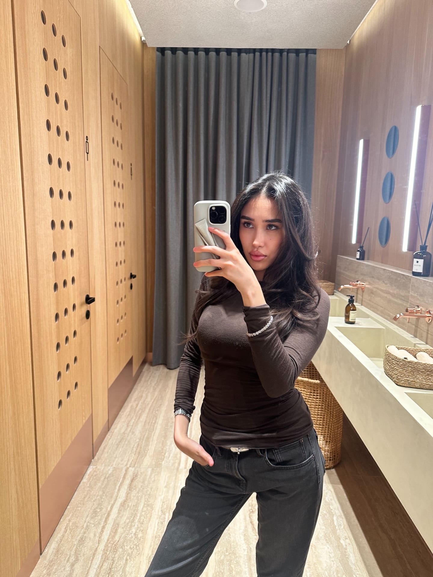 Aknur — photo 1