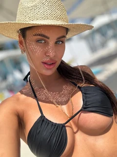 Alena escort in Hong Kong