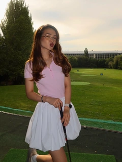 Ayanat escort in Hong Kong