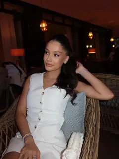 Aysana escort in Hong Kong