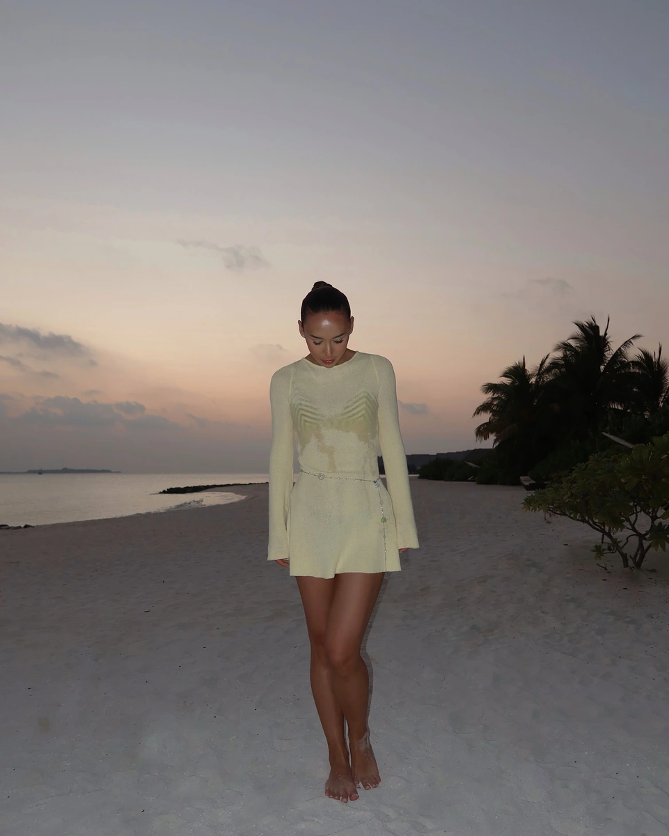 Daneliya escort in Hong Kong