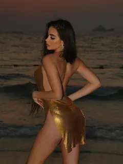 Daria escort in Hong Kong