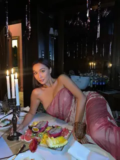 Elmira escort in Hong Kong