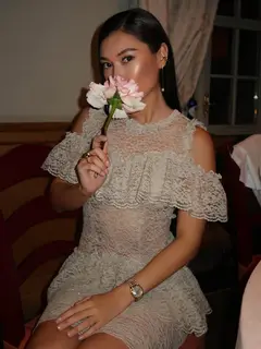 Elmira escort in Hong Kong