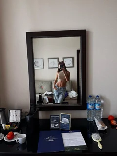 Esmeralda escort in Hong Kong