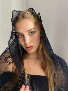Esmeralda escort in Hong Kong