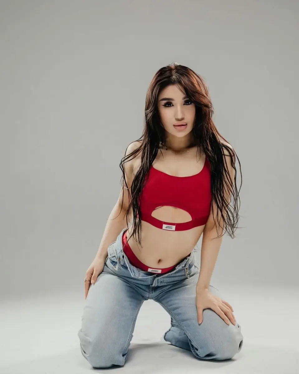 Eugenia escort in Hong Kong