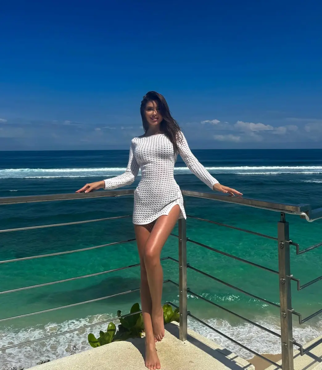Florentia escort in Hong Kong