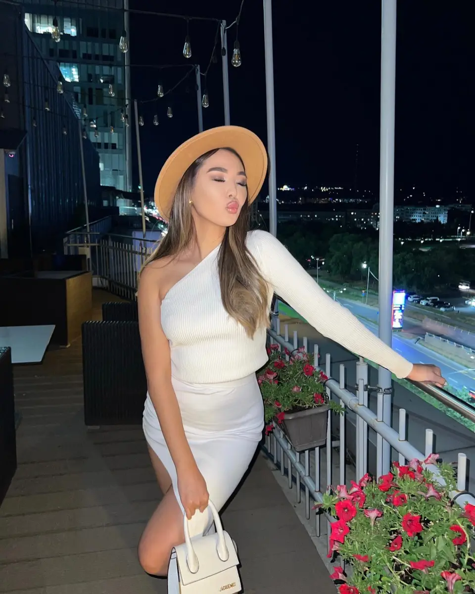 Galiya escort in Hong Kong