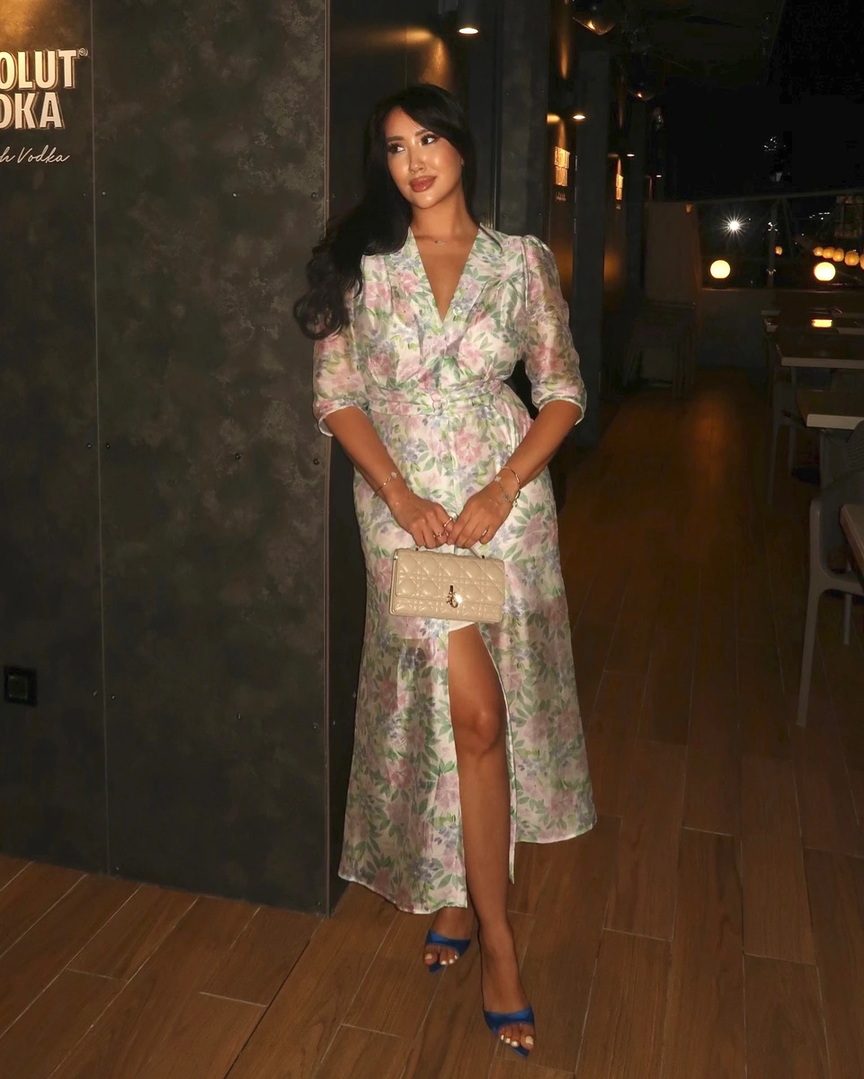Indira escort in Hong Kong
