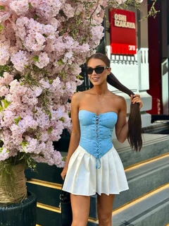 Laura escort in Hong Kong