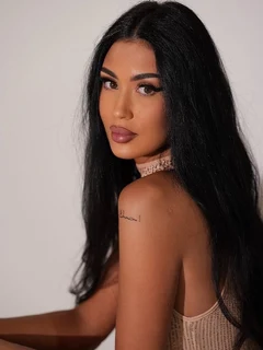 Loren escort in Hong Kong