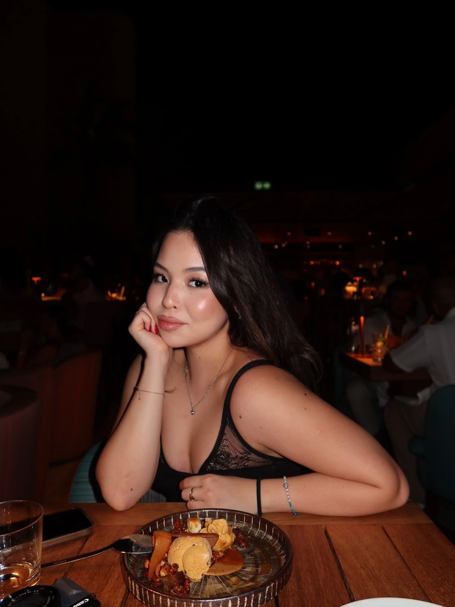 Madina escort in Hong Kong