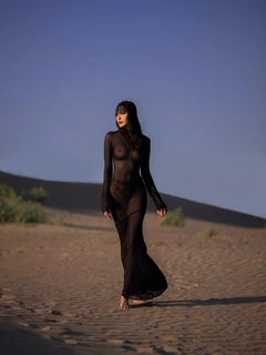 Natella escort in Hong Kong