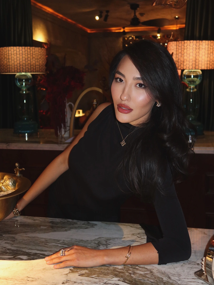 Nurgul escort in Hong Kong