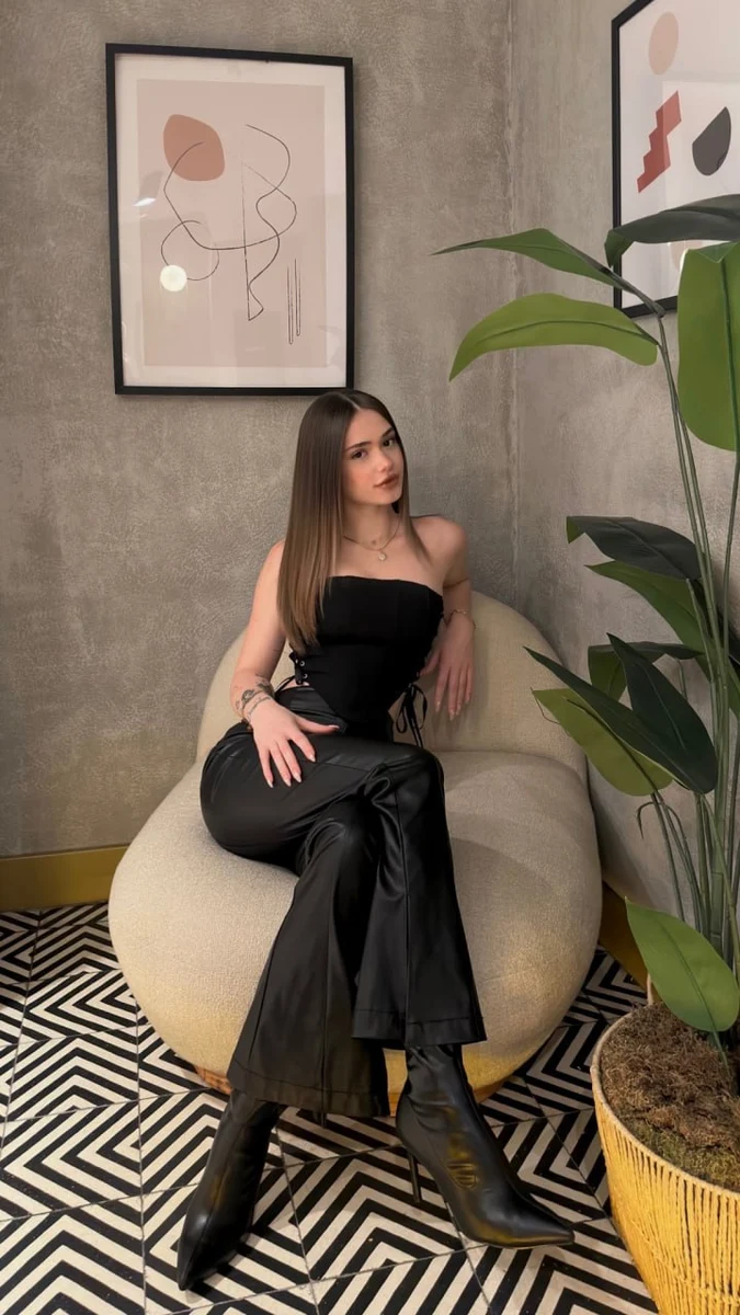 Ramona escort in Hong Kong