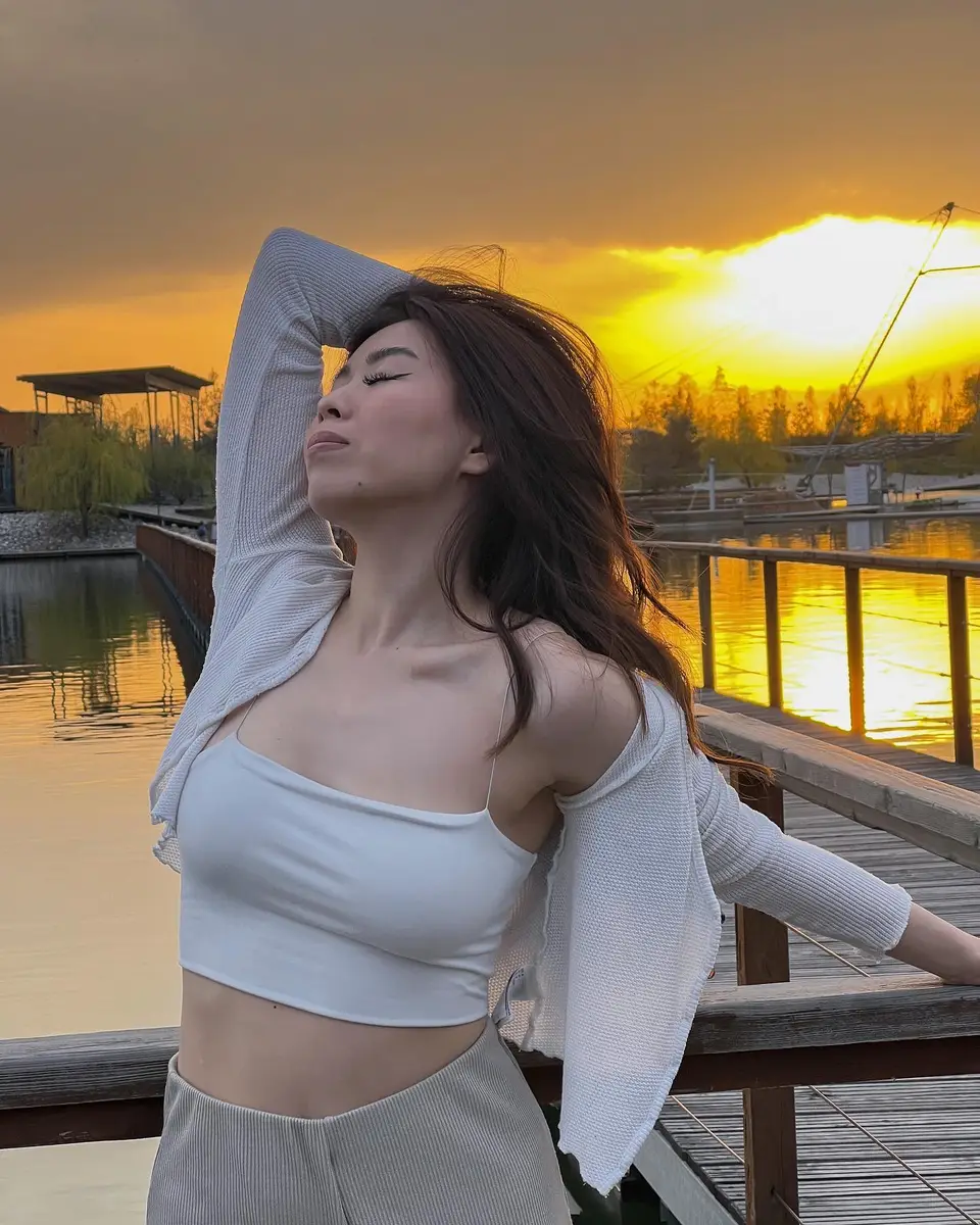 Raushan escort in Hong Kong