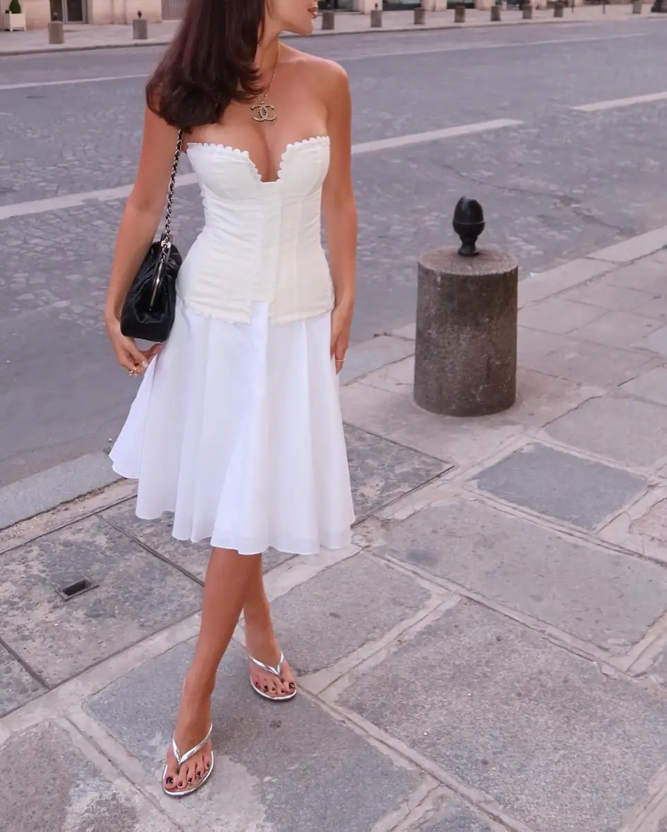 Stefania escort in Hong Kong