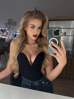 Tiara escort in Hong Kong