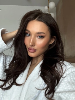 Tomiris escort in Hong Kong